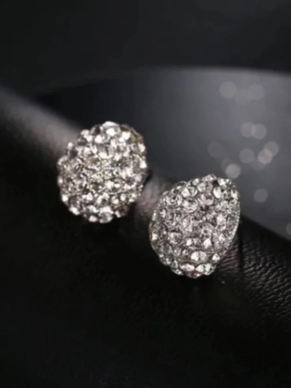 Zirconia earring studs NWT